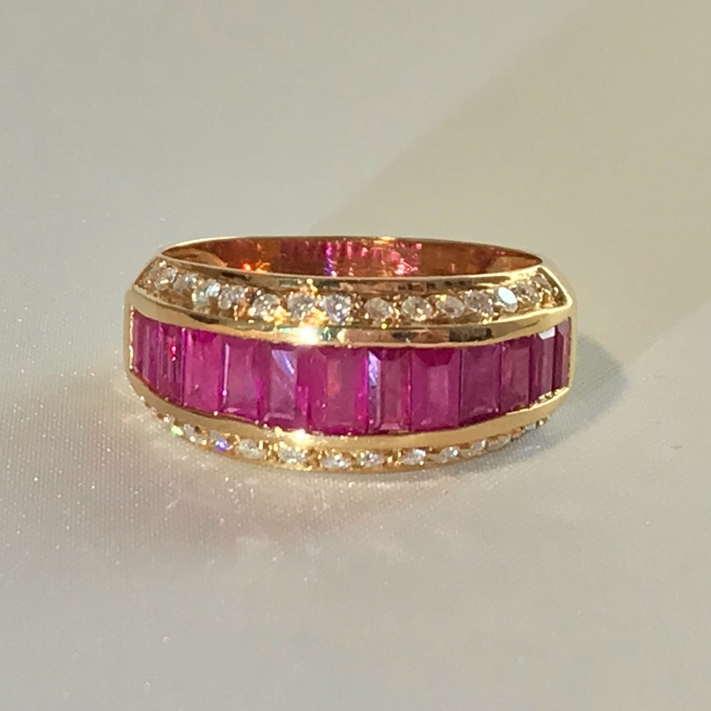 18K Ruby & Diamond Ring - Picture 13 of 16